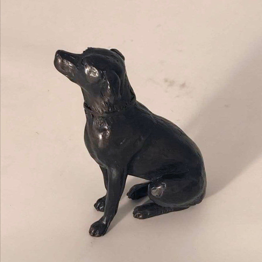 Small Seated Labrador - Image 2